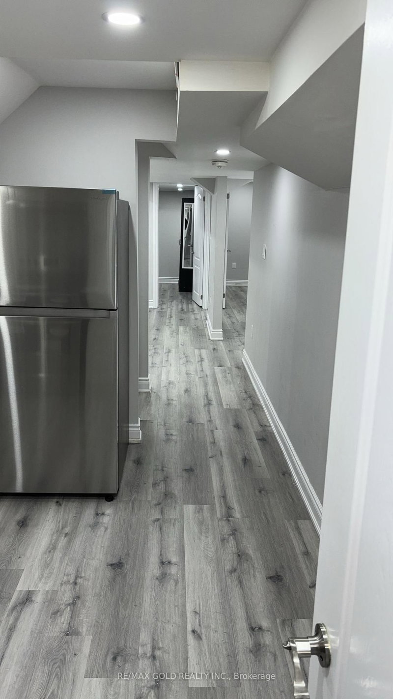 85 Humberstone Cres, Brampton, L7A 4B8 | Image 2