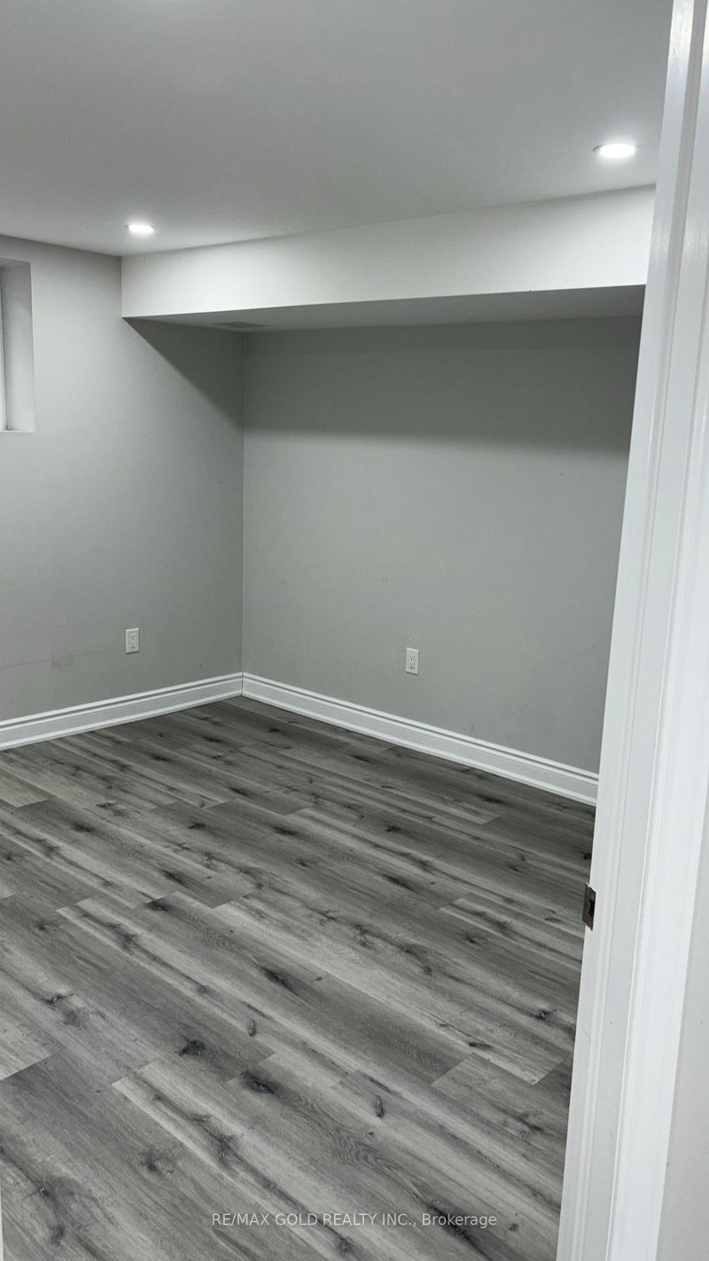 85 Humberstone Cres, Brampton, L7A 4B8 | Image 3