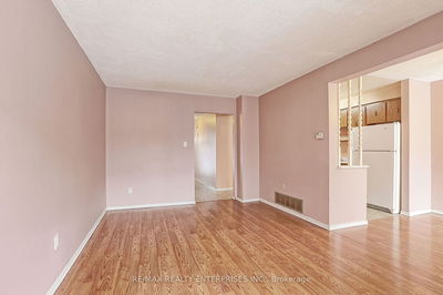 13 Carisbrooke Crt, Brampton - Central Park image-0-4