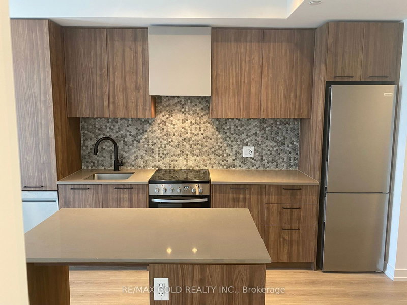 301 - 10 Lagerfeld Dr, Brampton, L7A 5L3 | Image 3