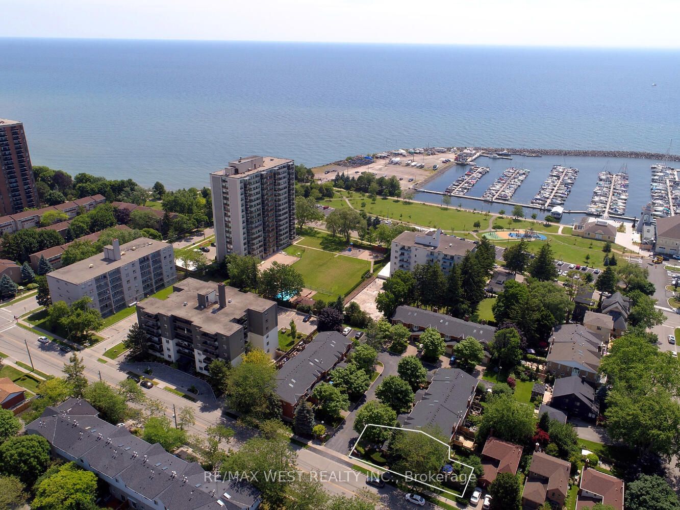 Townhouse leased at 1-2322 Marine Drive, Oakville, Bronte West, L6L 1C3 - MLS: W11884649