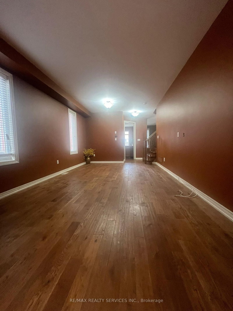 112 Amaranth Cres, Brampton, L7A 0L5 | Image 2