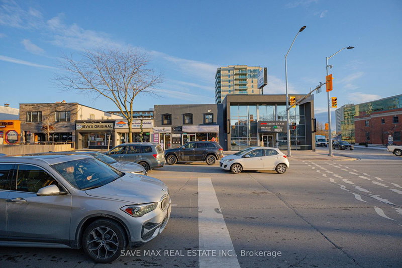 47 LakeShore Rd E, Mississauga, L5G 1C9 | Image 2