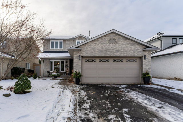 504 Mathewman Crescent