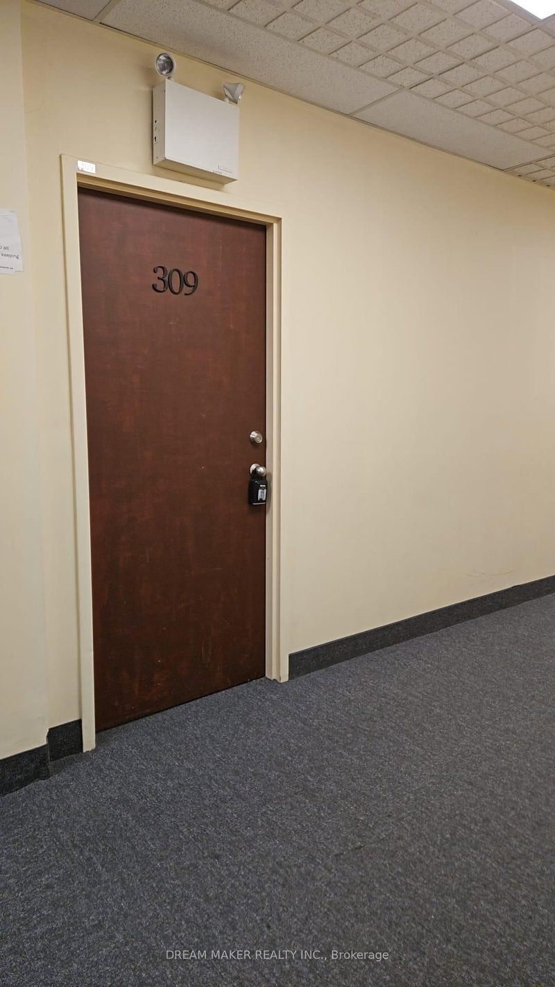 309 - 1550 South Gateway Rd, Mississauga, L4W 5G6 | Image 2