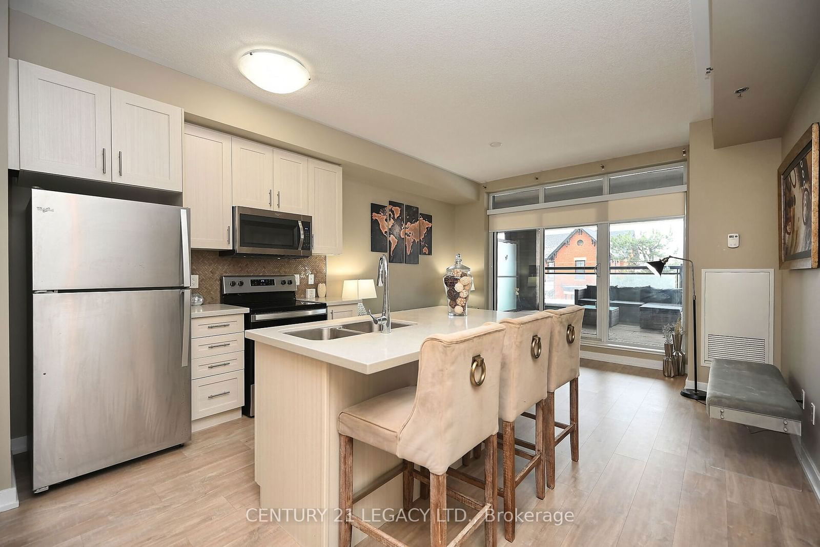 Listing Image 0