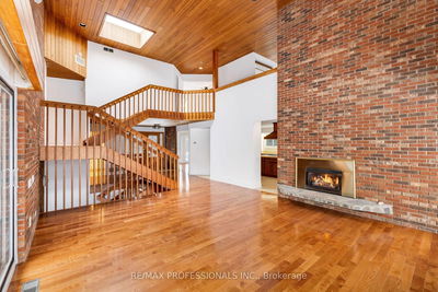 44 Pheasant Lane, Toronto - Princess-Rosethorn image-0-3