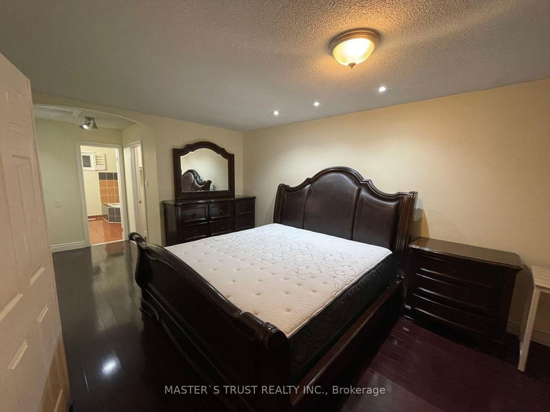 home for lease on 5019 Guildwood Way
