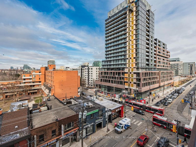 home for lease on 520-270 Dufferin Street