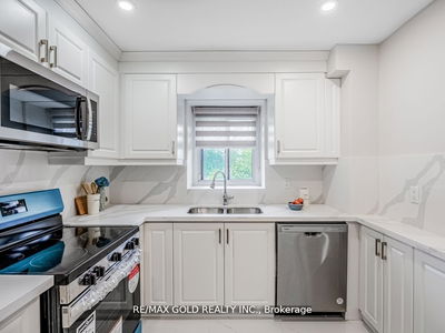 Unit 60 — 2605 Woodchester Dr, Mississauga - Sheridan image-0-4