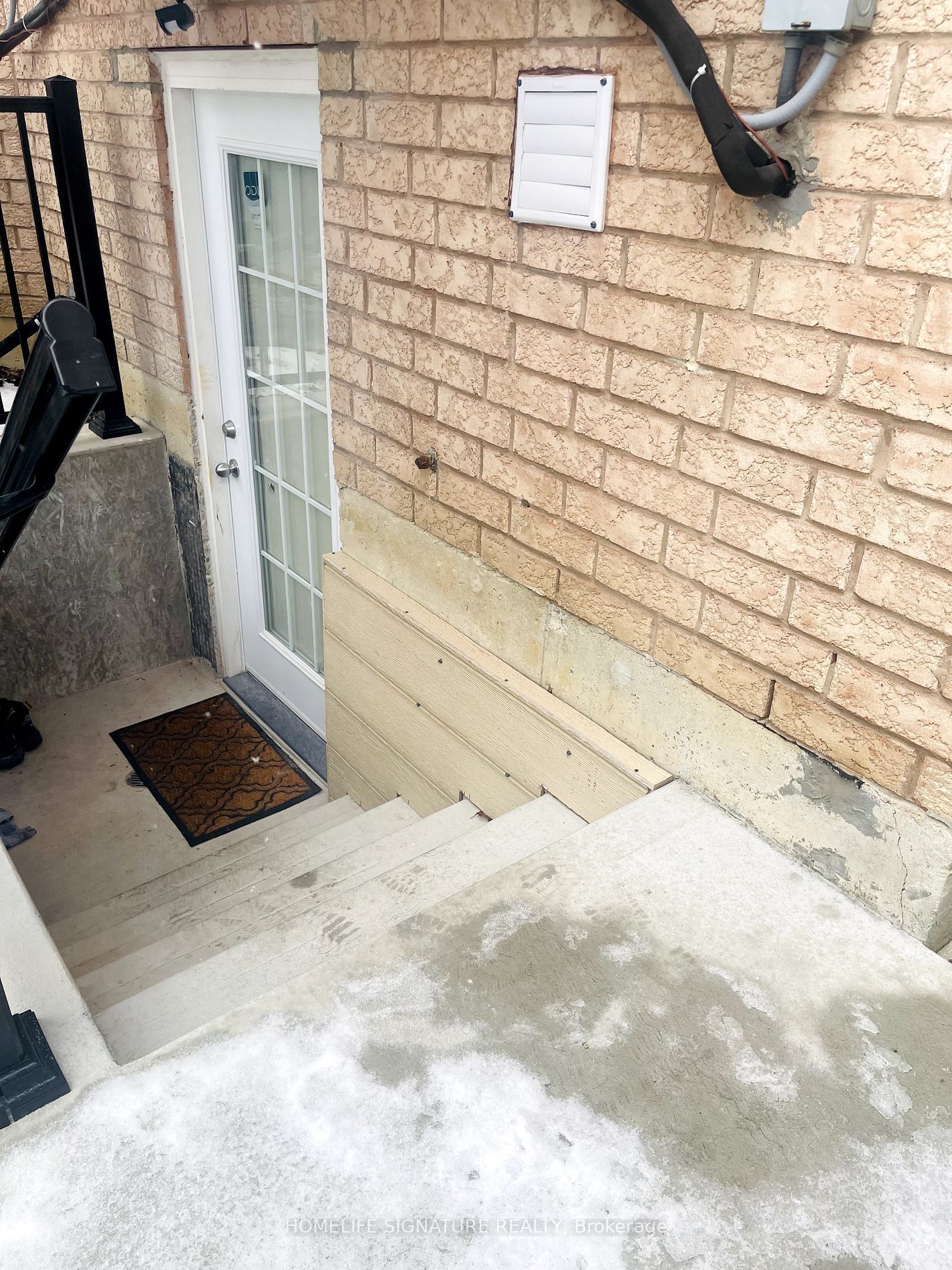 Detached House leased at 14 Hellyer (basement) Avenue, Brampton, Bram West, L6Y 0M3 - MLS: W11889235