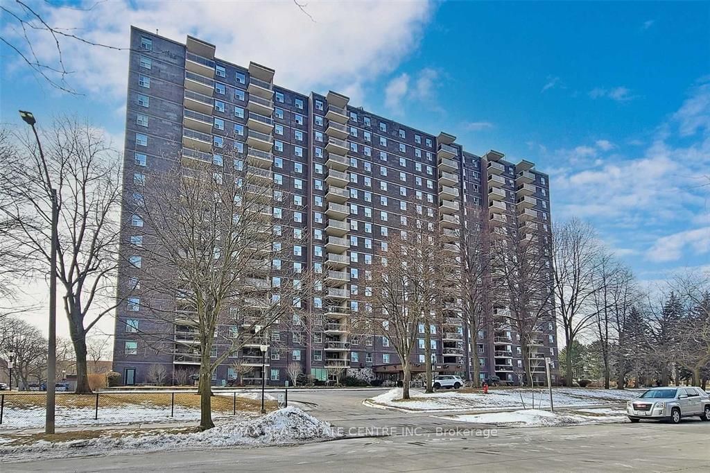 Building in 966 Inverhouse Drive