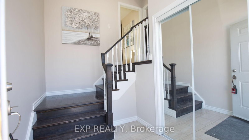 38 Panorama Cres, Brampton, L6S 3T9 | Image 2