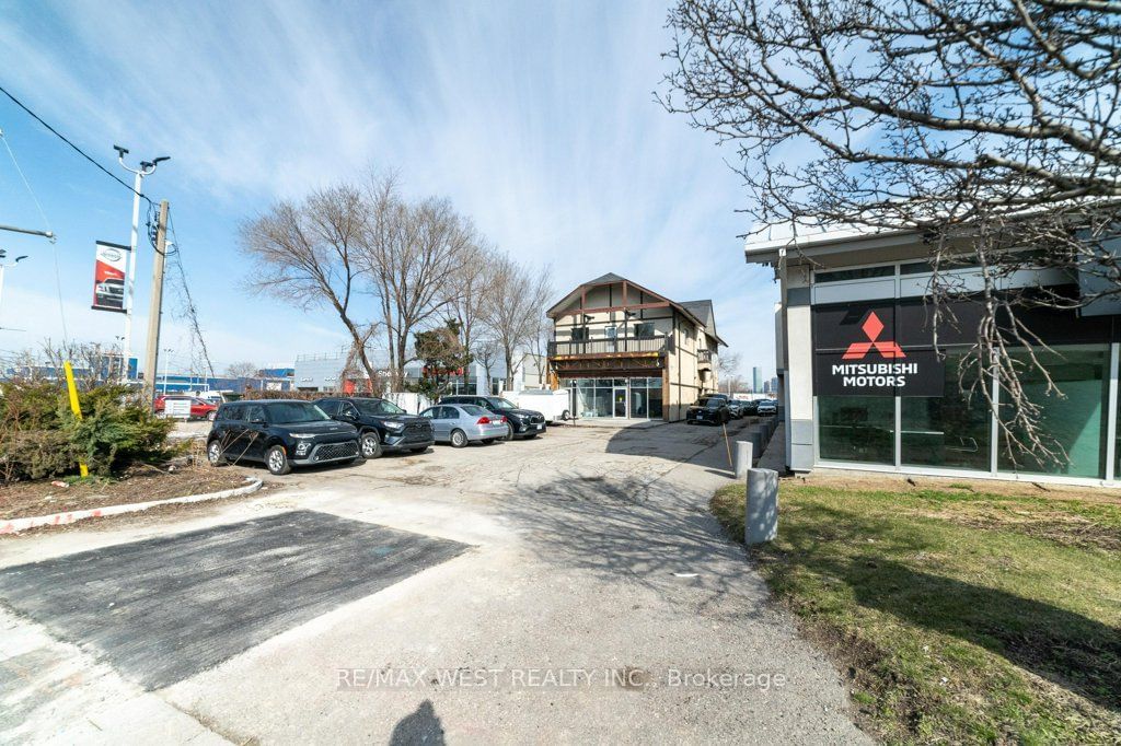 Commercial/Retail for lease at 2-1340 The Queensway, Toronto, Stonegate-Queensway, M8Z 1S4 - MLS: W11890835