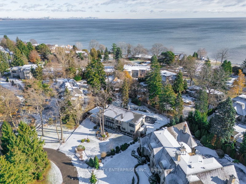 471 Country Club Cres, Mississauga, L5J 2P9 | Image 3