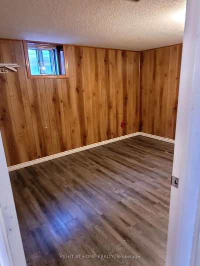 Unit bsmnt — 50 Whitburn Cres, Toronto - Downsview-Roding-CFB image-0-3