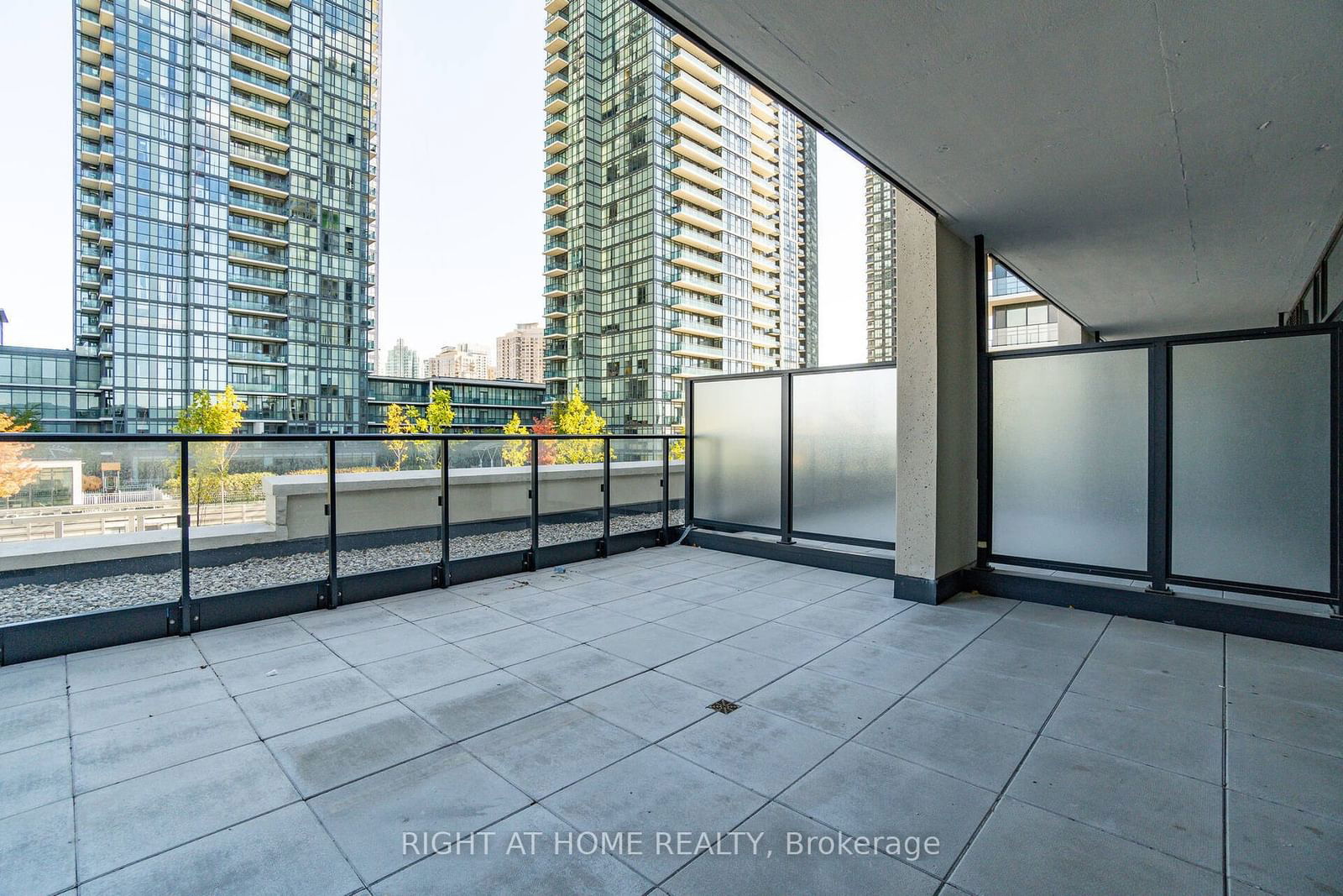 Condo for lease at 612-4085 Parkside Village Drive, Mississauga, City Centre, L5B 0K9 - MLS: W11891504