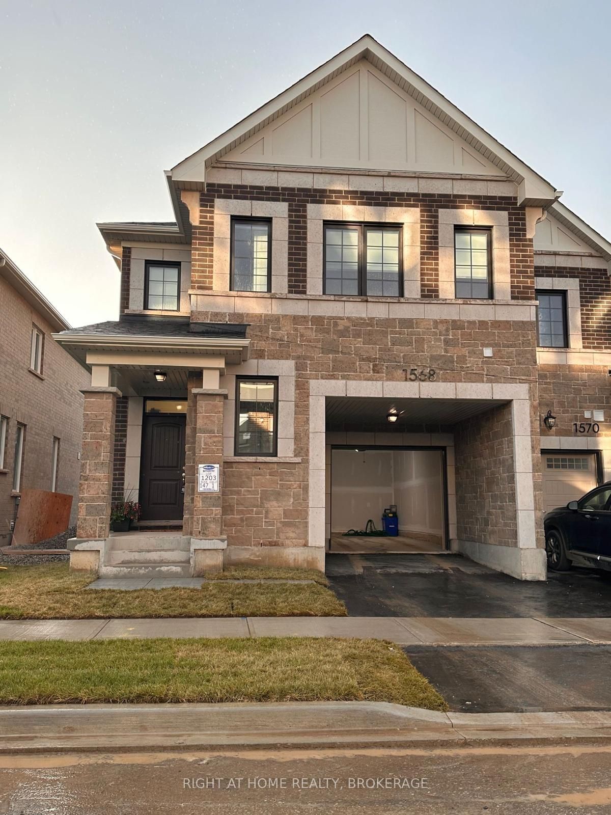 Building at 1568 Moira Crescent, Milton, Bowes