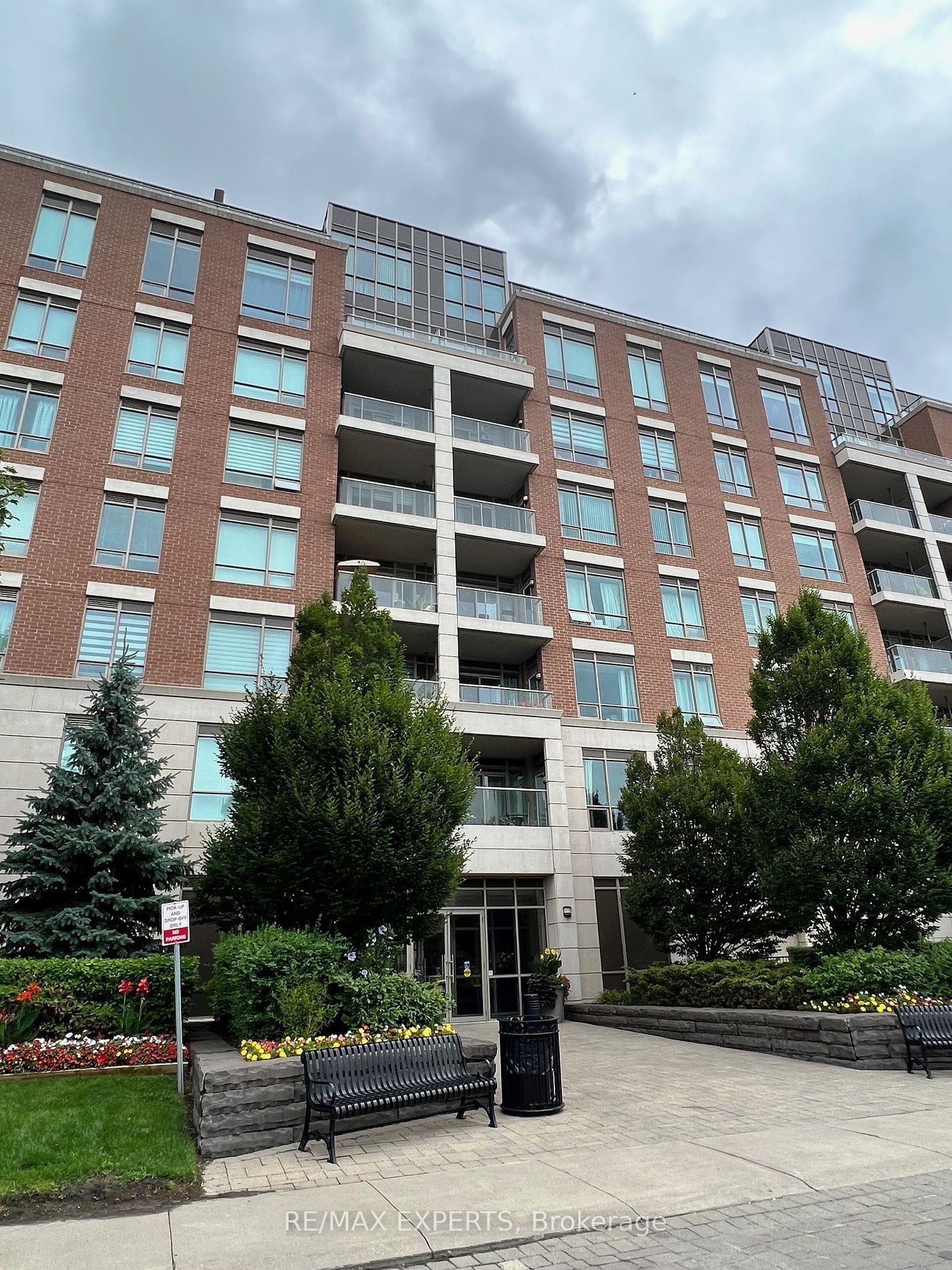 Condo leased at 502-2470 Prince Michael Drive, Oakville, Iroquois Ridge North, L6H 0G9 - MLS: W11892492