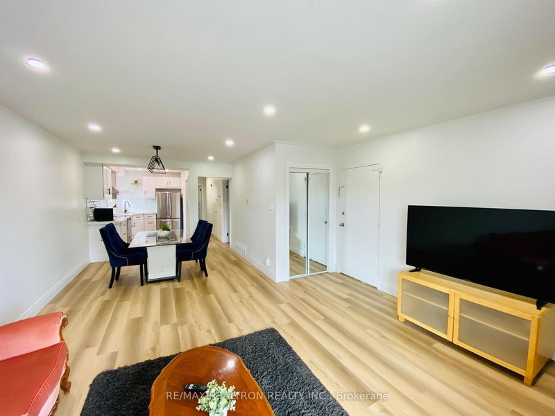 2 - 63 Mississauga Rd, Mississauga, L5H 2H9 | Image 2