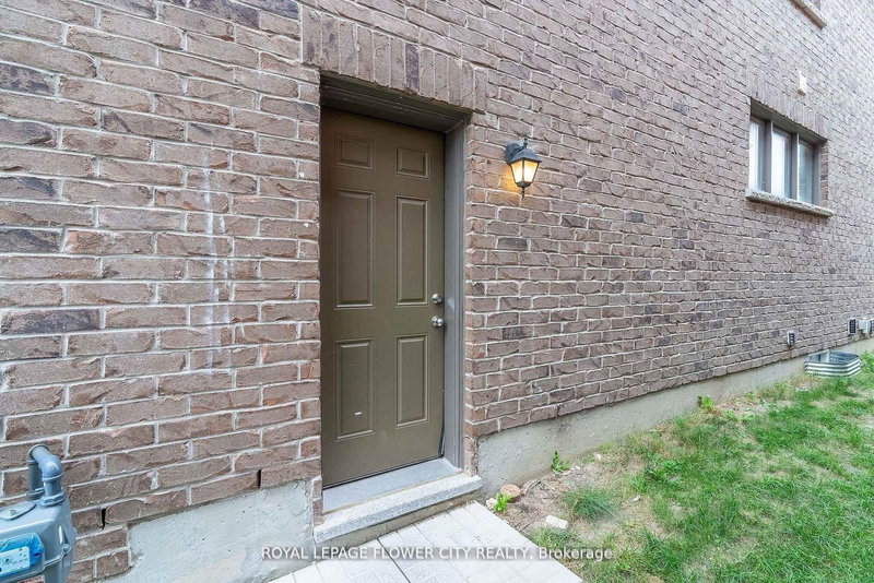 24 Herrick Dr, Brampton, L7A 5G2 | Image 3