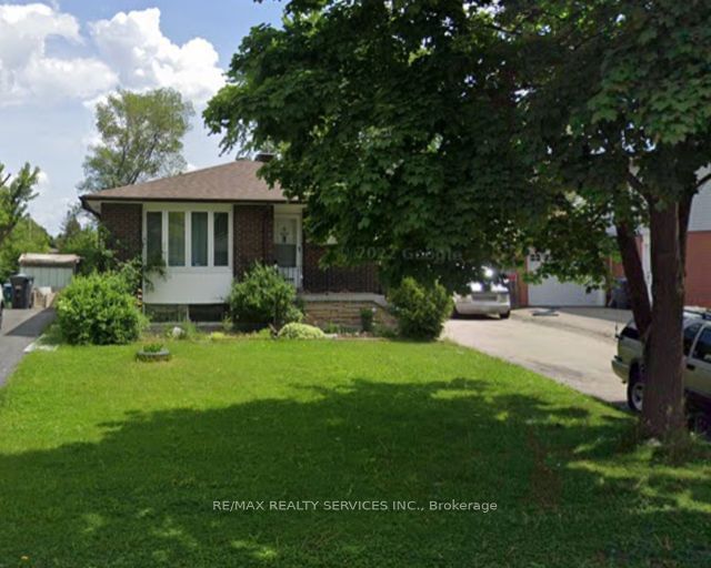 Detached House for lease at 27 Evesham Crescent, Brampton, Southgate, L6T 3R9 - MLS: W11893541