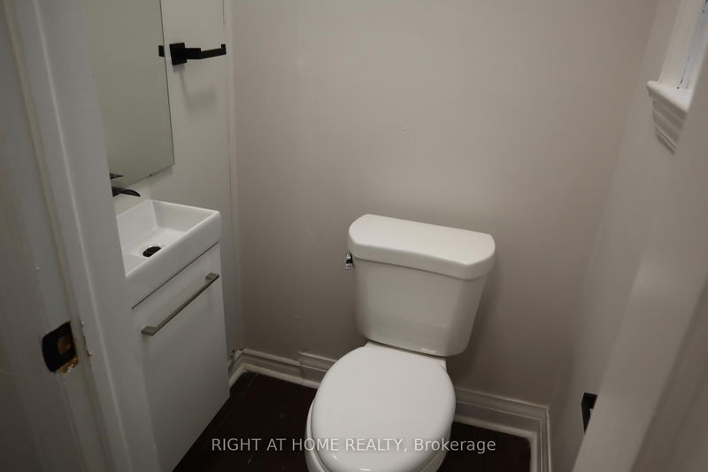 home for lease on Upper-483 Evans Avenue