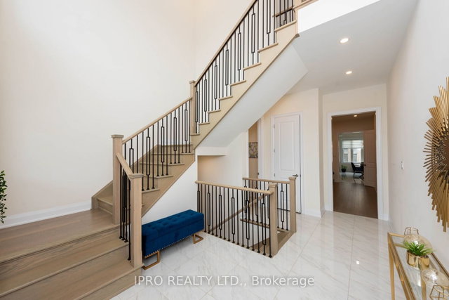 2437 Irene Crescent