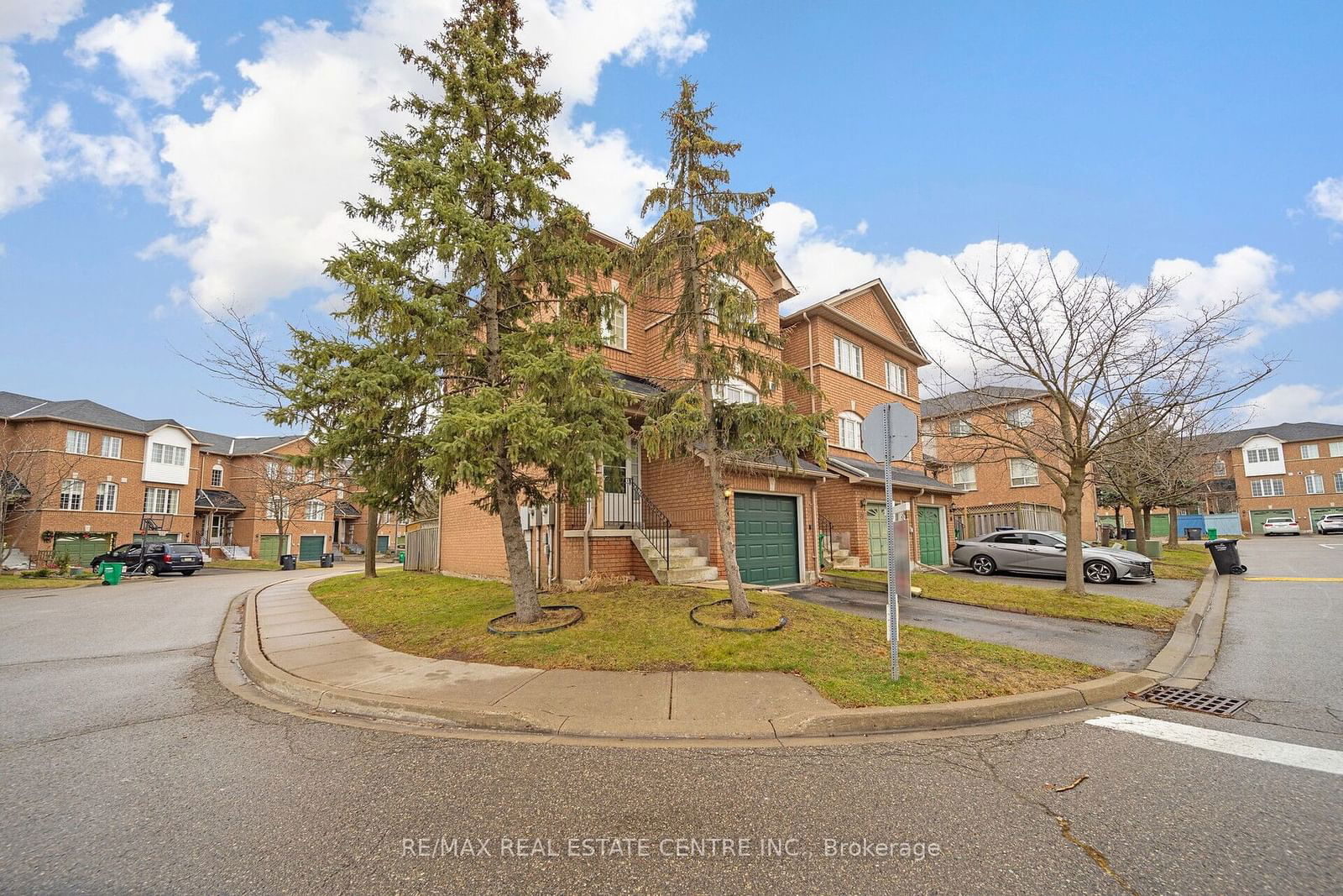 Townhouse for sale at 64-65 Brickyard Way, Brampton, Brampton North, L6V 4M2 - MLS: W11895312