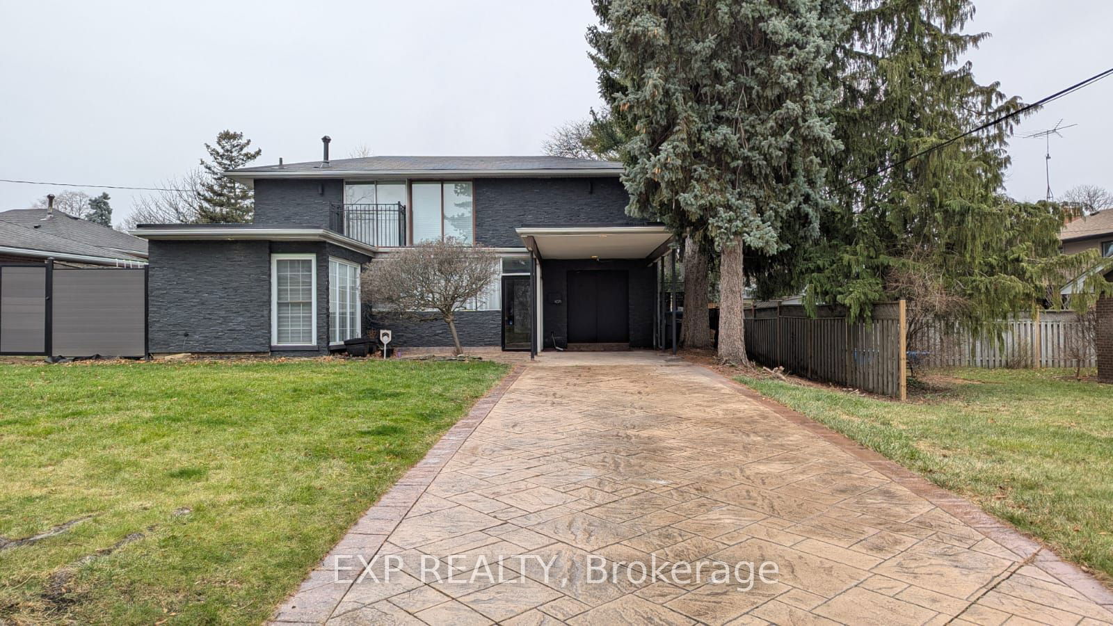 Detached House leased at 1071 Vera Cruz Drive, Mississauga, Applewood, L4Y 2G4 - MLS: W11896651