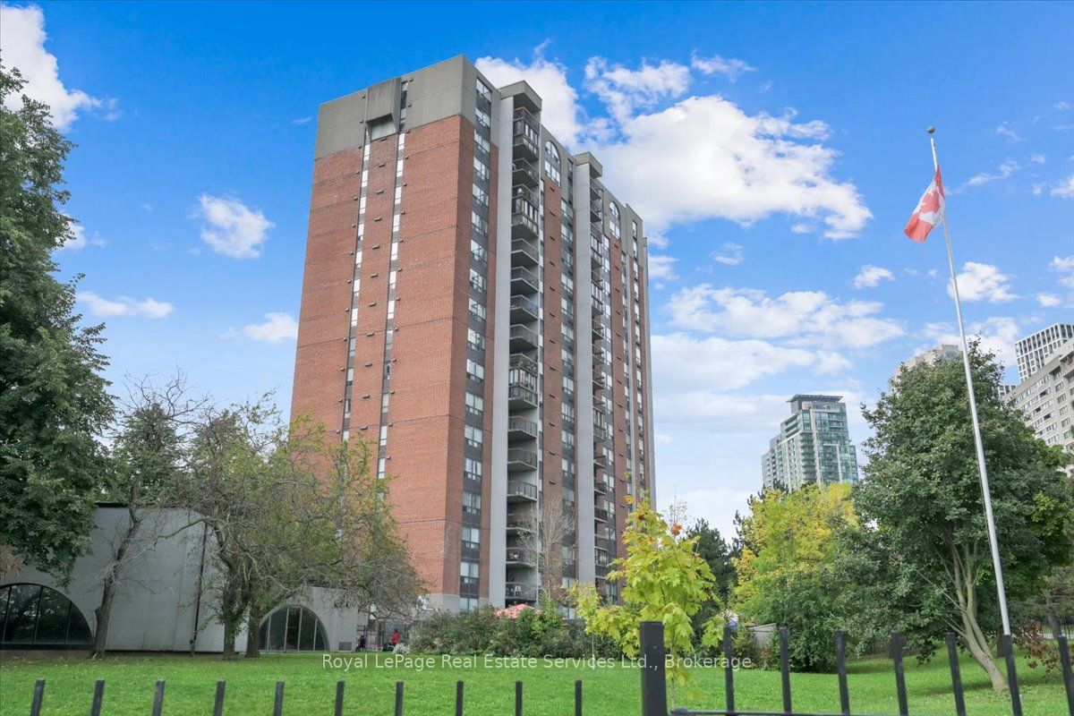 Building in 20 Mississauga Valley Boulevard