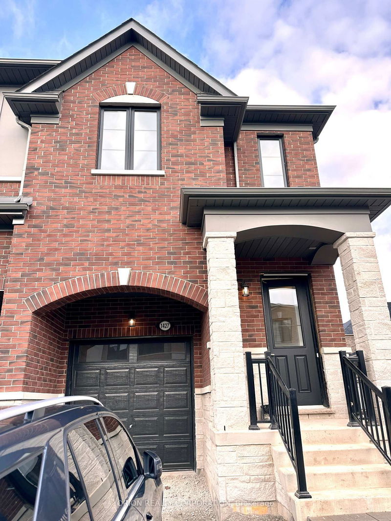 home for lease on 1427 Oakmont Common Drive