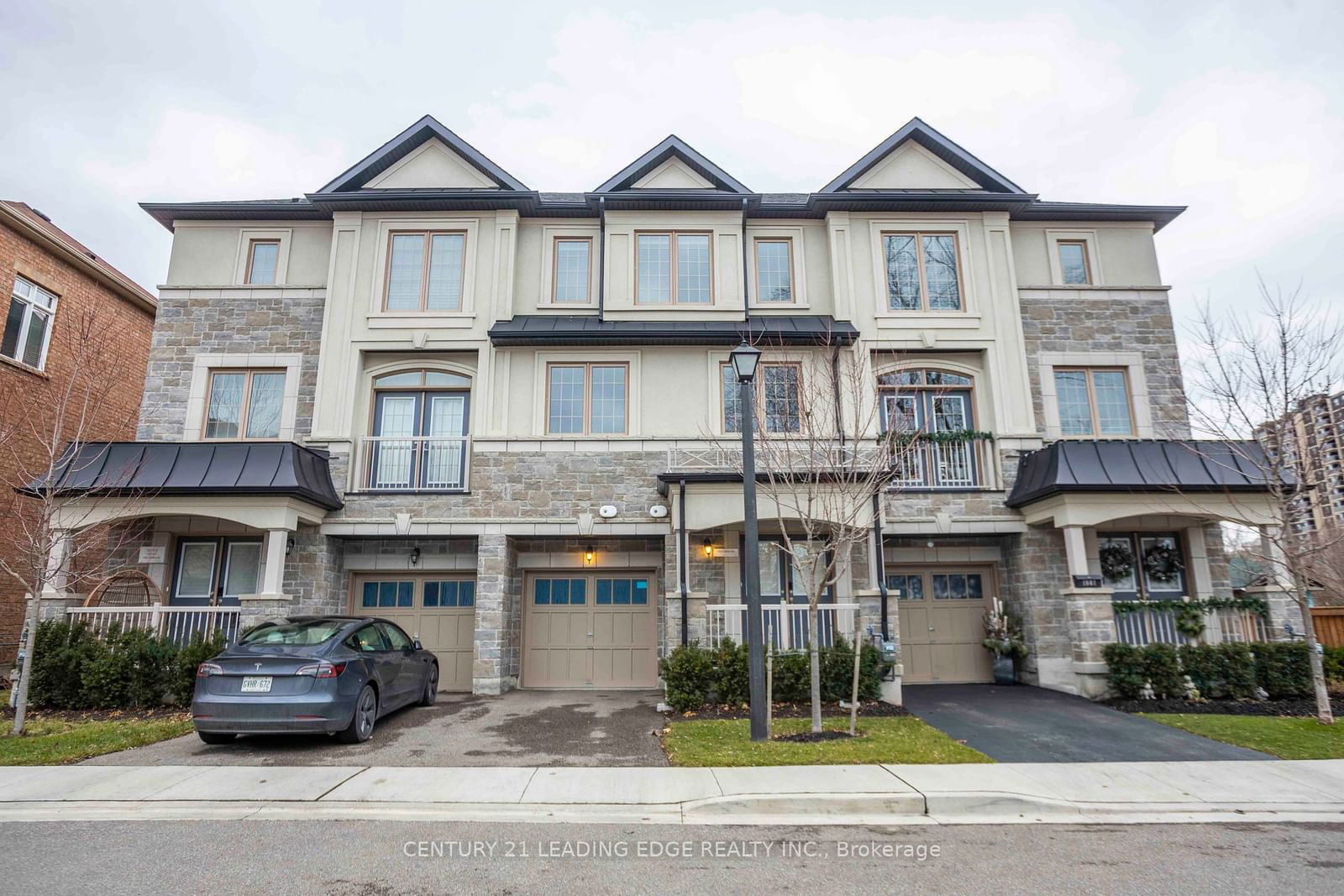 Townhouse leased at 1983 Oana Drive, Mississauga, Clarkson, L5J 0A4 - MLS: W11898055