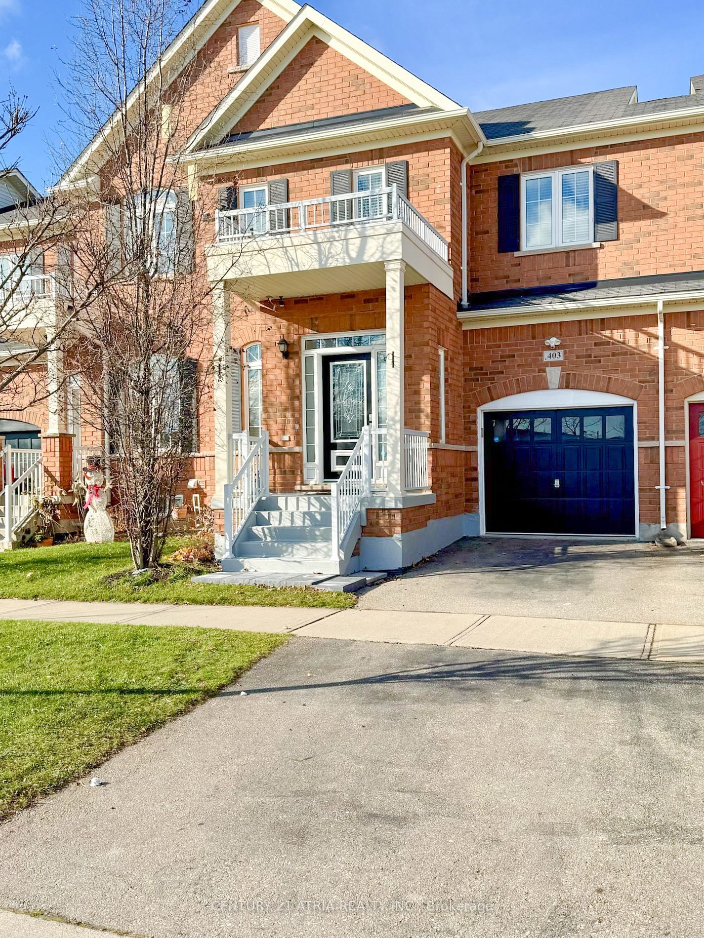 Building in 403 Landsborough Avenue