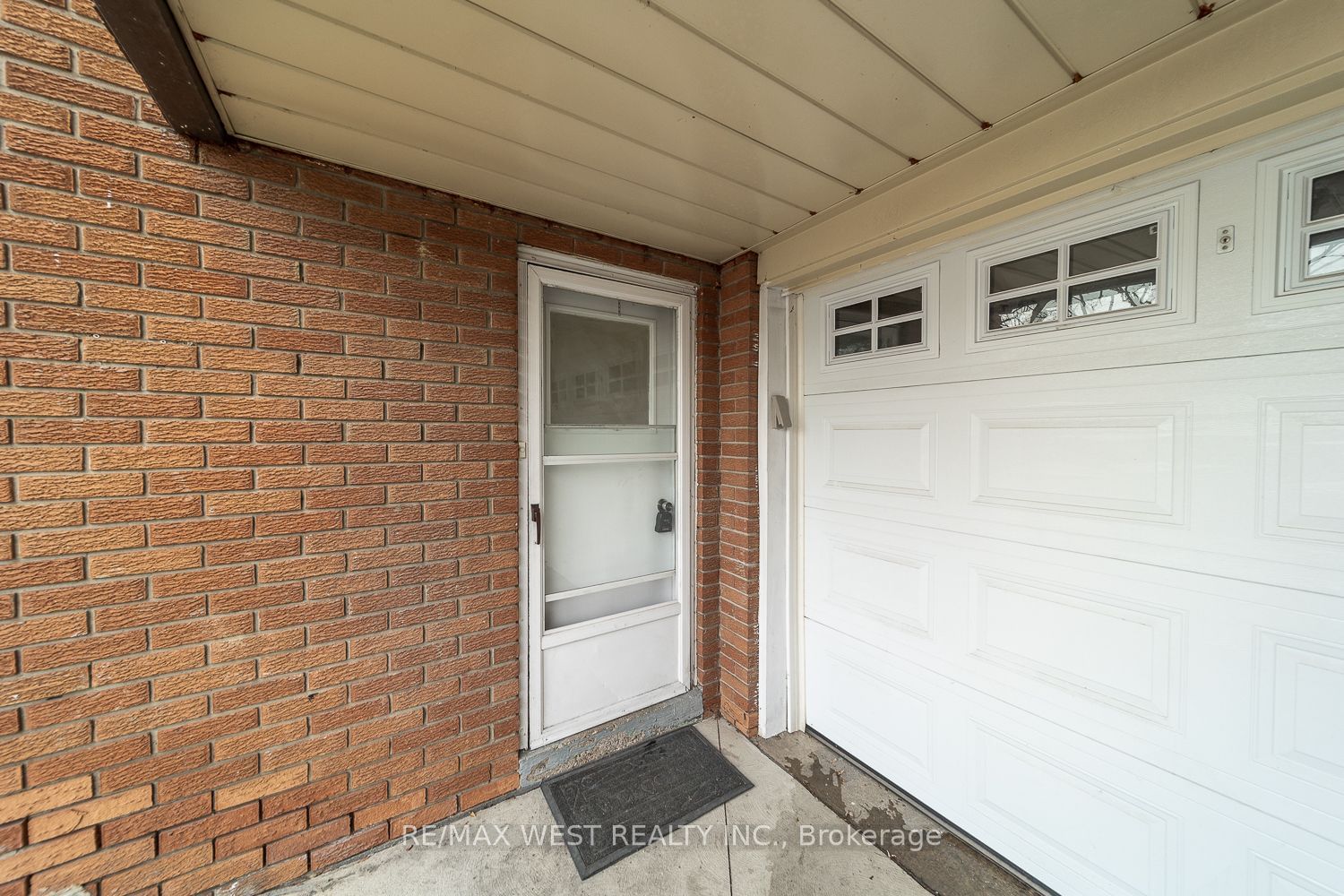 Semi-Detached House leased at Lower-2534 Palisander Avenue, Mississauga, Cooksville, L5B 2L2 - MLS: W11898746