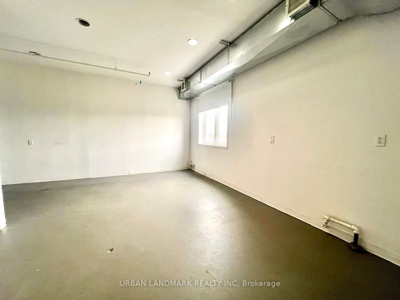 204 - 105 Brockhouse Rd, Toronto, M8W 2W8 | Image 3