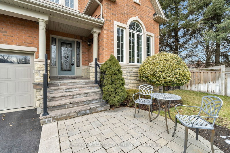26 Antrim Crt, Caledon, L7C 1R1 | Image 3