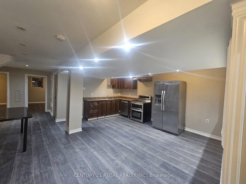 39 Laurentide Cres, Brampton, L6P 1Y3 | Image 2