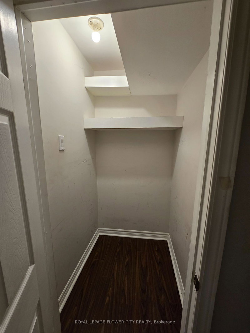 Bsmt - 5 Ravenswood Dr, Brampton, L6Y 3Y5 | Image 3