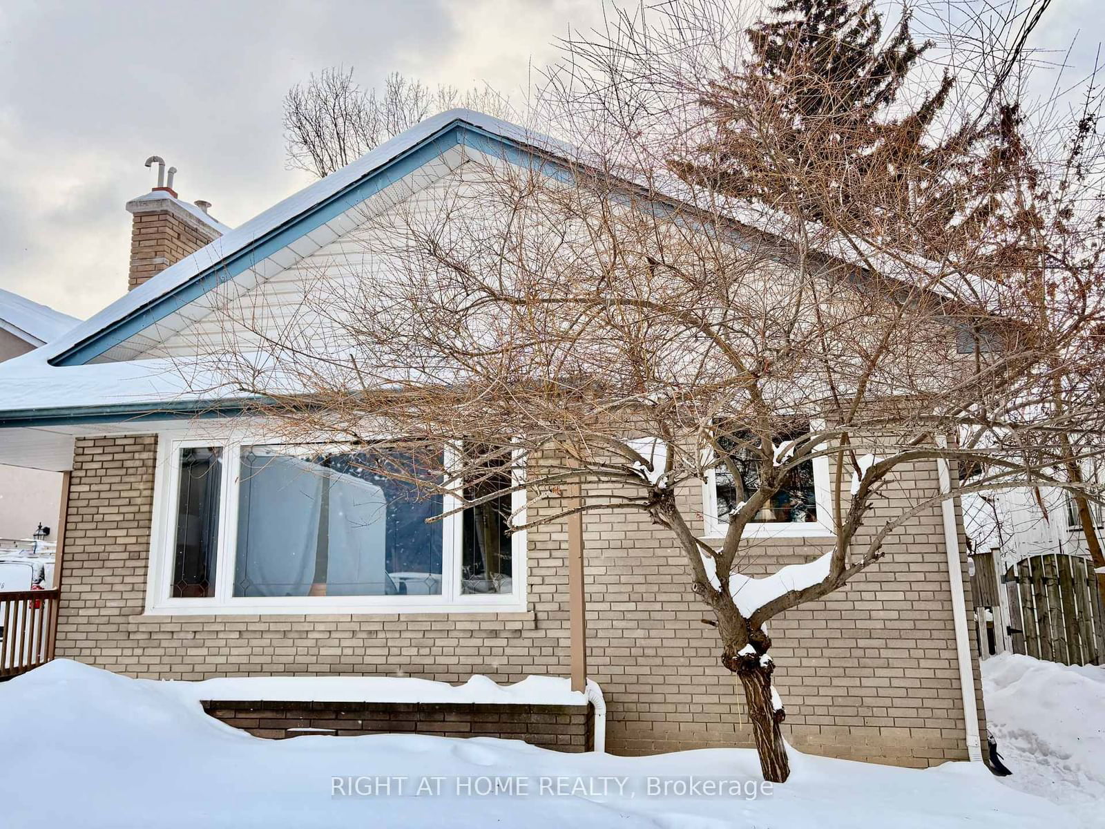 Detached House for lease at 9 Sanderson Road, Toronto, Thistletown-Beaumonde Heights, M9V 1C6 - MLS: W11900731