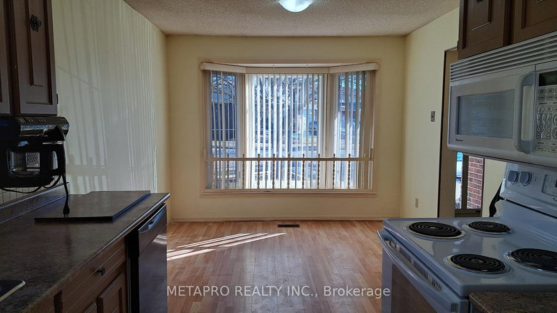 72 Norbert Rd, Brampton, L6Y 2K1 | Image 3