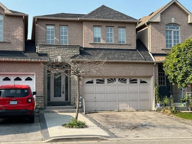 Townhouse leased at 63d View Green, Single Bedrm Crescent, Toronto, West Humber-Clairville, M9W 7E1 - MLS: W11900987