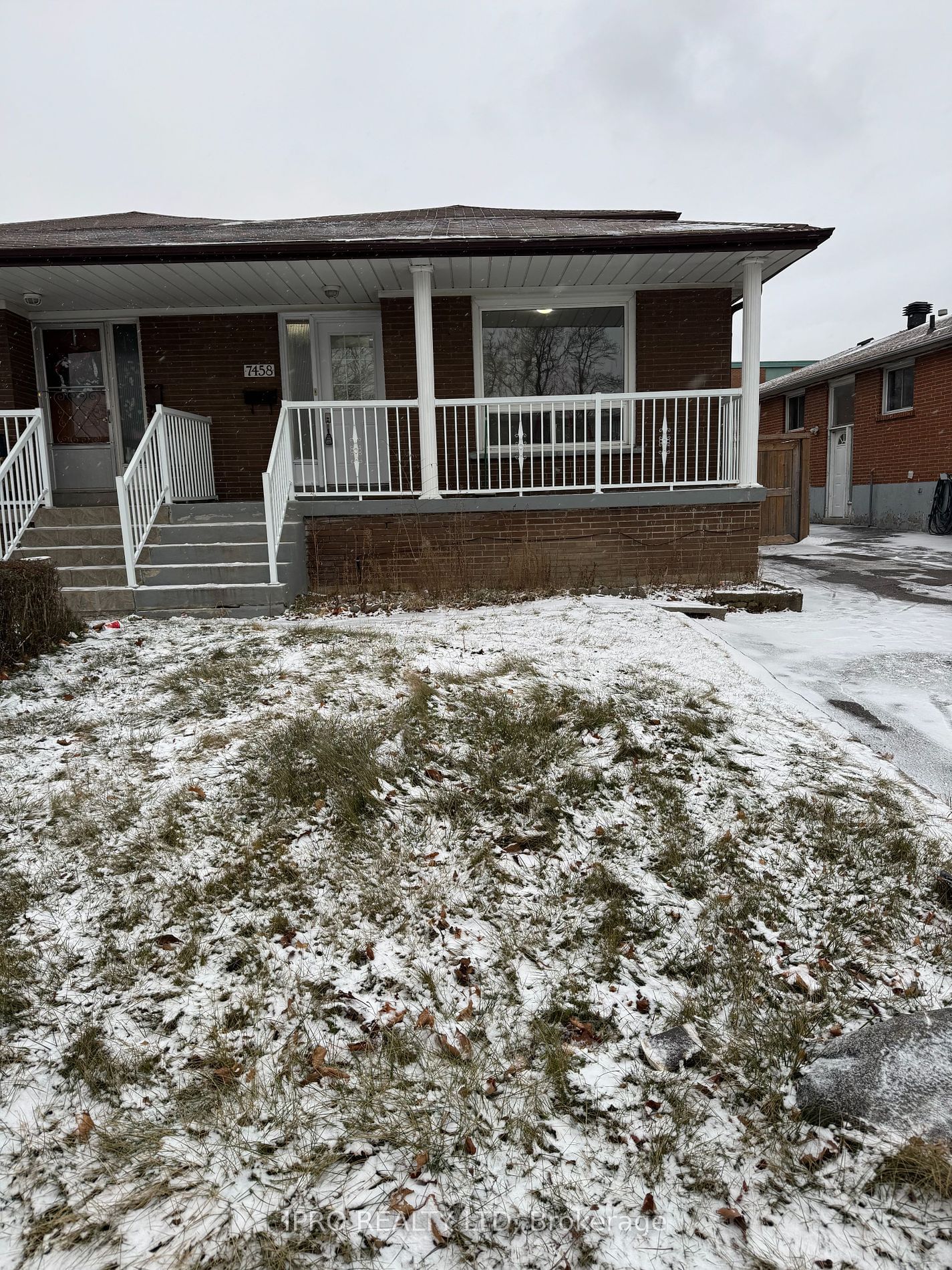 Semi-Detached House for lease at UPPER-7458 Catalpa Road, Mississauga, Malton, L4T 2T3 - MLS: W11901566