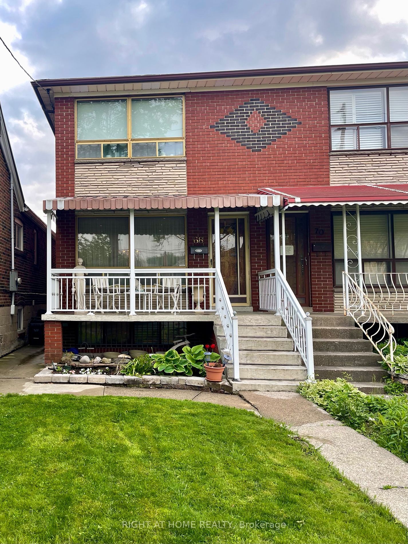 Semi-Detached House sold at 68 Caledonia Road, Toronto, Corso Italia-Davenport, M6E 4S6 - MLS: W11901794