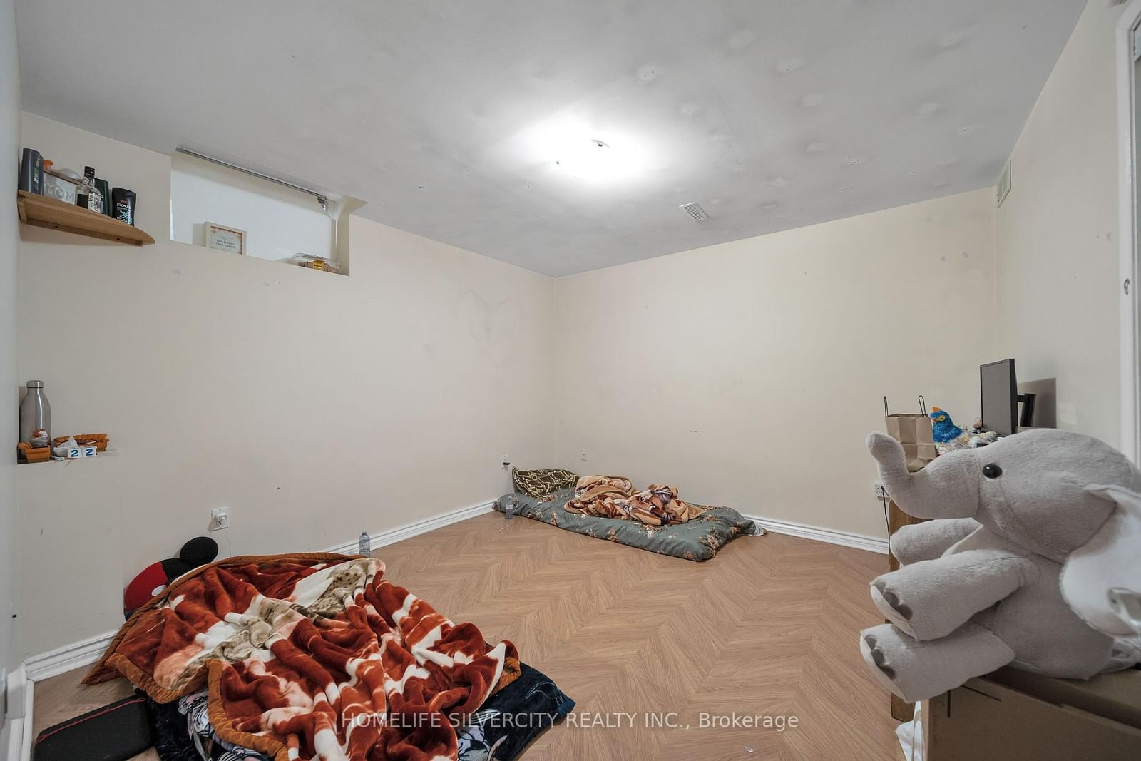 Listing Image 37