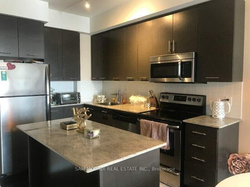 Condo for lease at 707-360 Square One Drive, Mississauga, City Centre, L5B 0G7 - MLS: W11903178