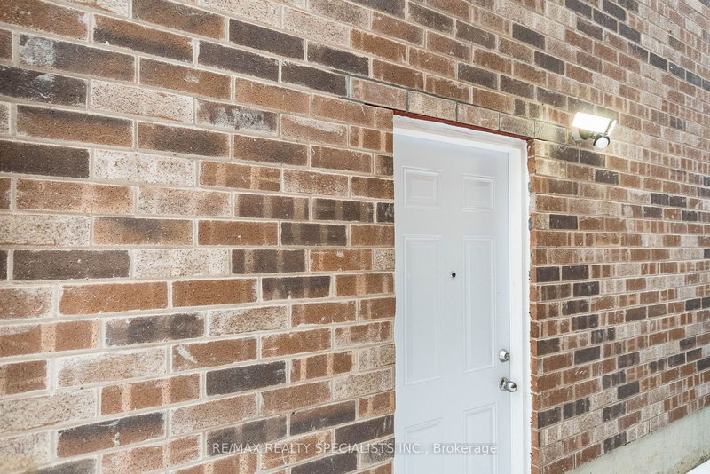 4 Salt Creek Terr, Caledon, L7C 4J1 | Image 2