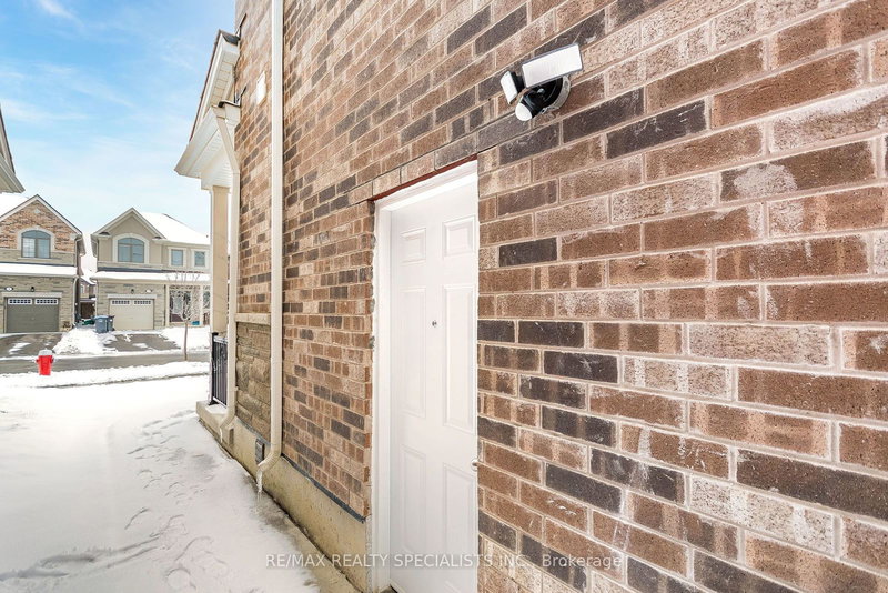 4 Salt Creek Terr, Caledon, L7C 4J1 | Image 3