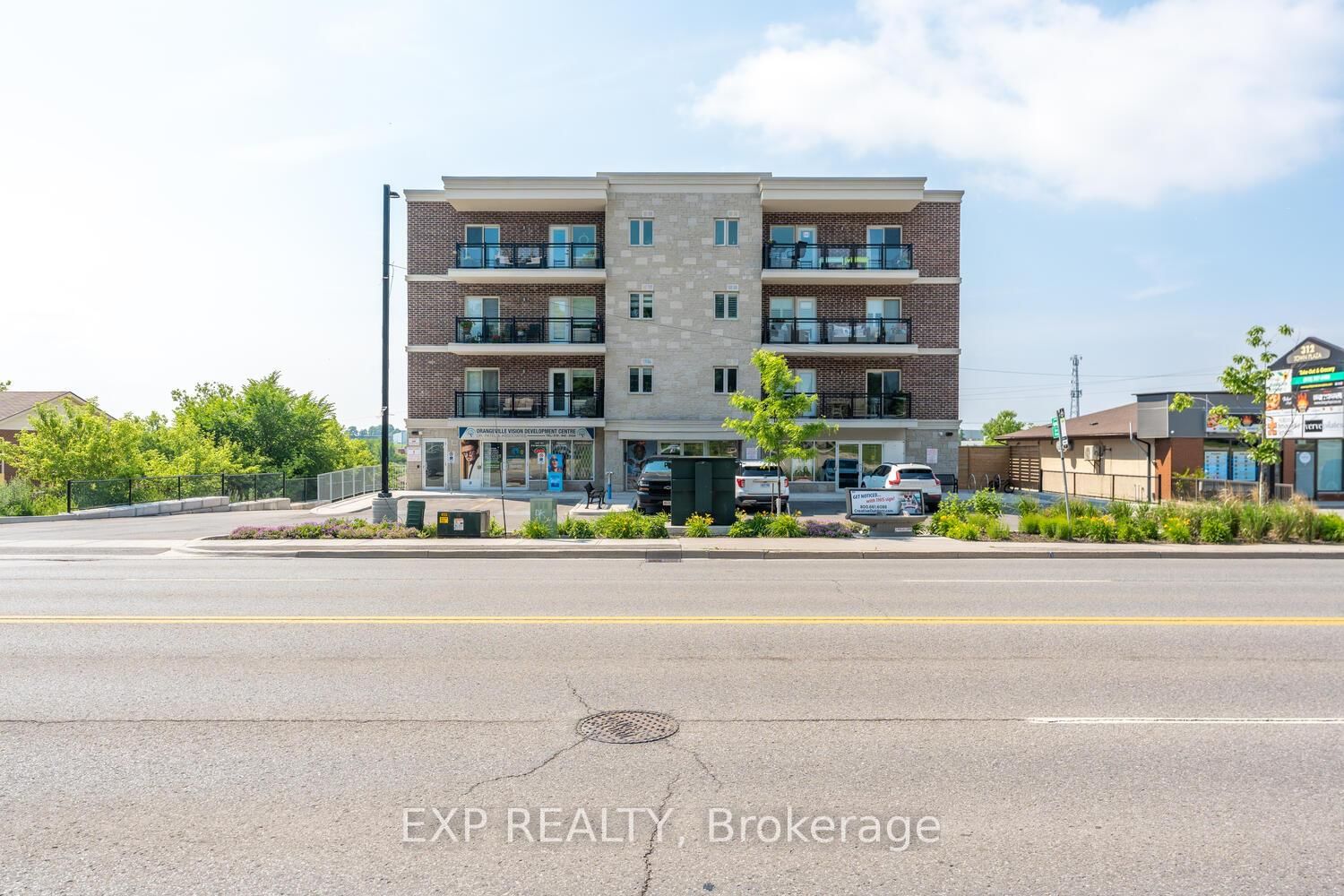 Condo sold at 202-310 Broadway Avenue, Orangeville, Orangeville, L9W 1L3 - MLS: W11903280