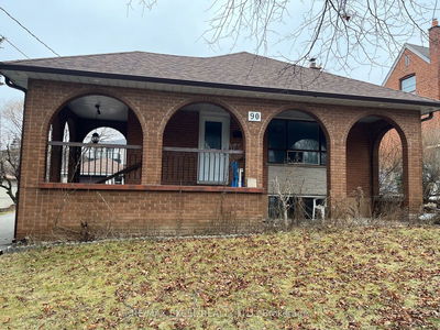 Detached House for lease at 90 Flamborough Drive, Toronto, Brookhaven-Amesbury, M6M 2R7 - MLS: W11903332